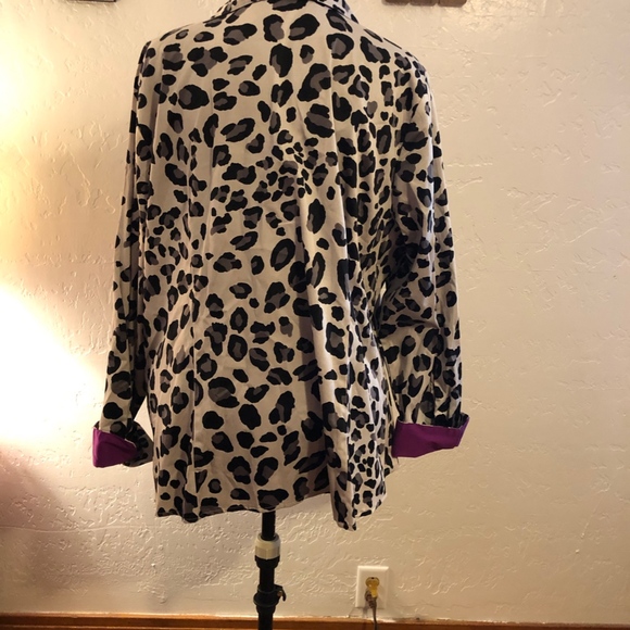 Lane Bryant cheetah print blouse, size 26 - Picture 8 of 8